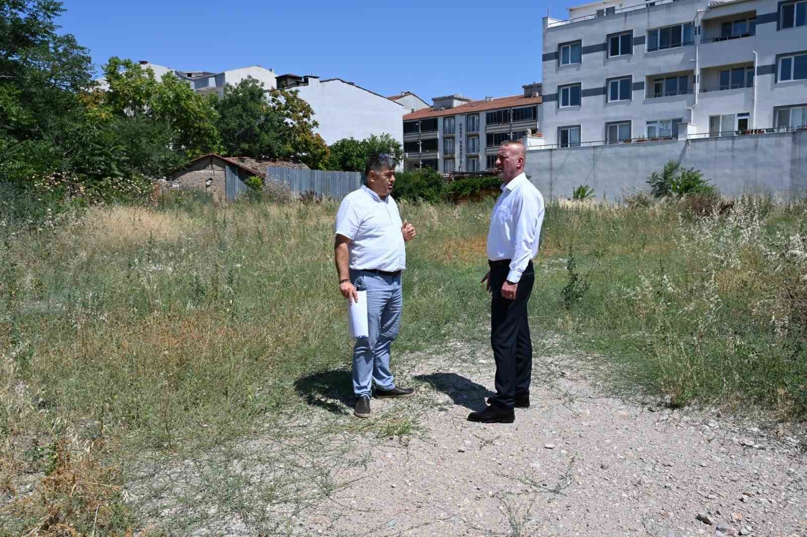 Karacabey Belediyesi’nden otopark ve çocuk parkı projesi