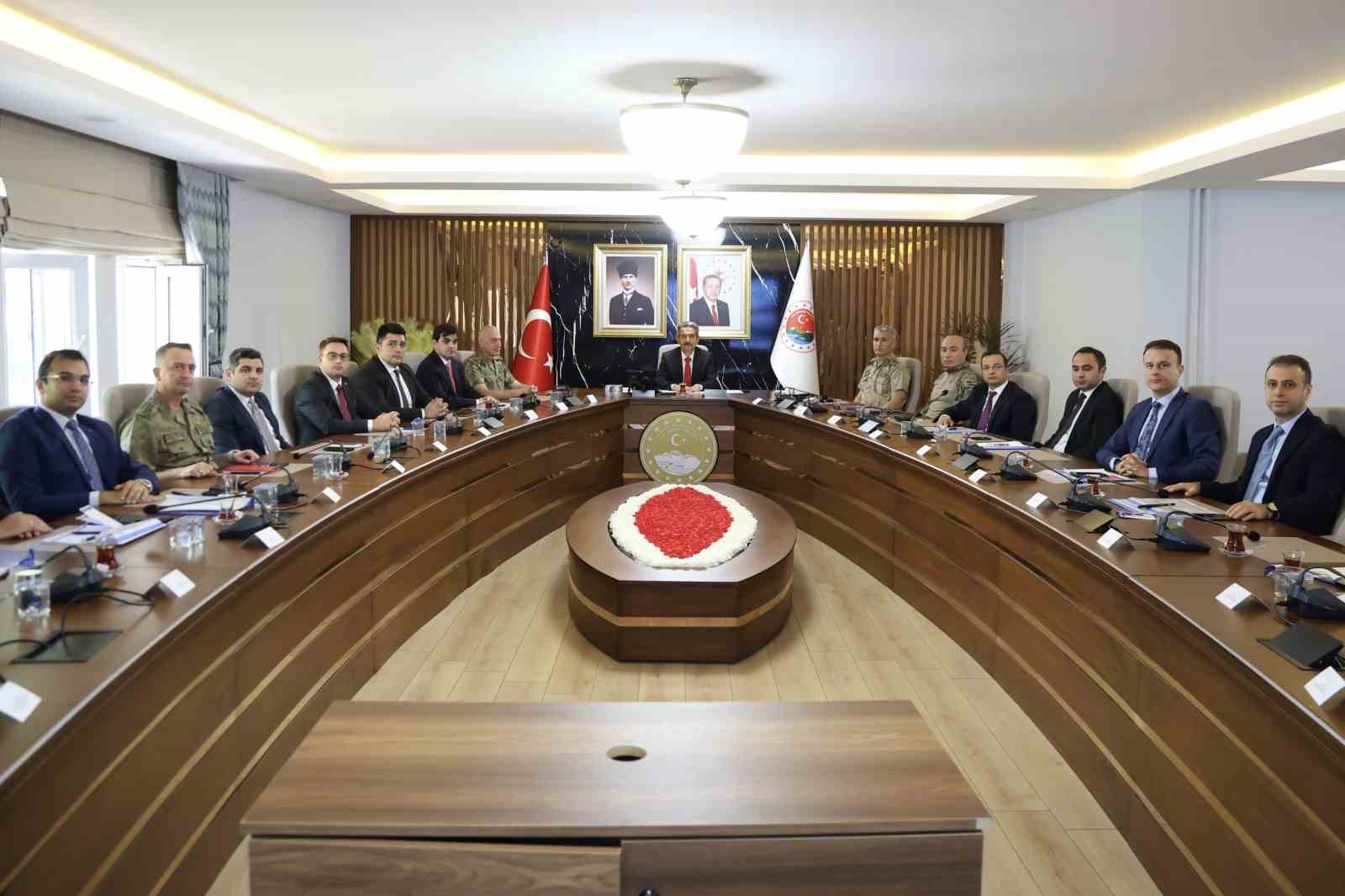 Şırnak&rsquo;ta genişletilmiş il g&uuml;venlik ve asayiş koordinasyon toplantısı ger&ccedil;ekleştirildi
