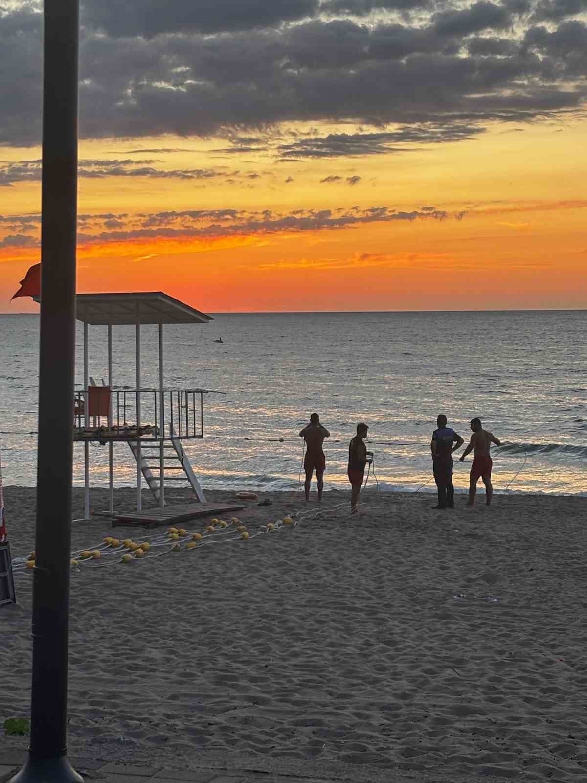 İnkumu&rsquo;nda deniz akıntısı paniği
