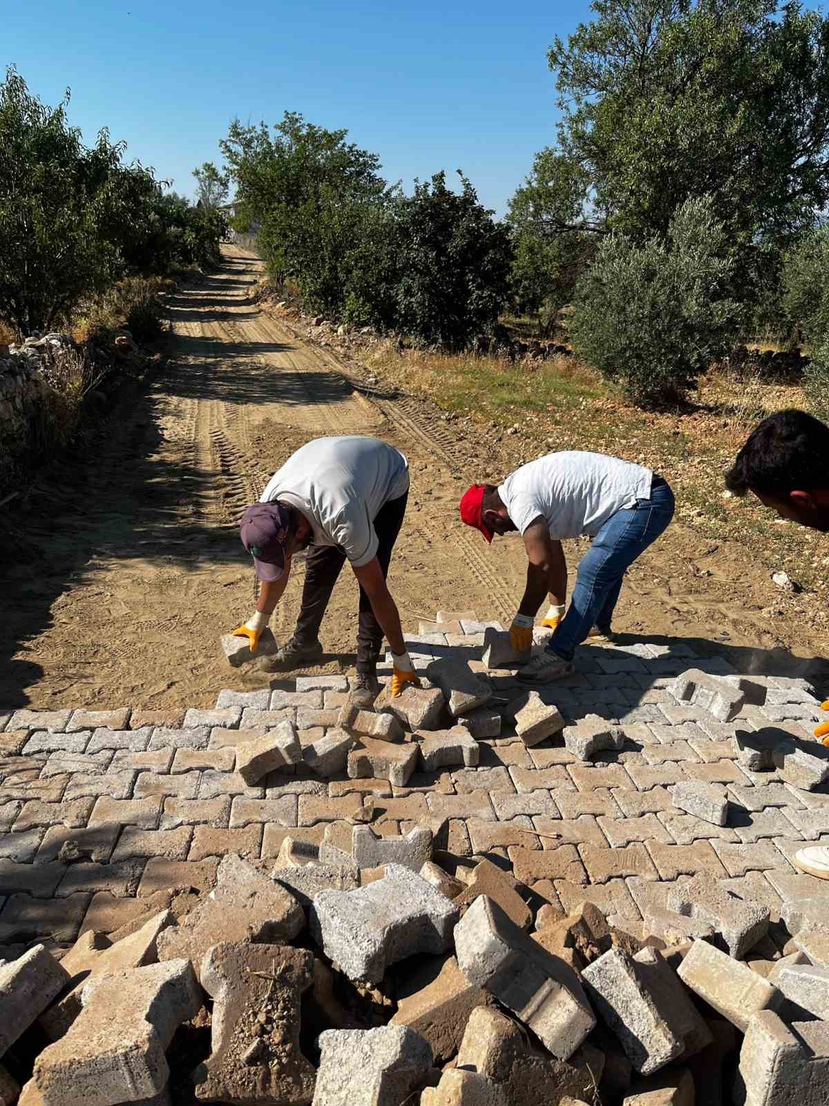 Yaykın Mahallesi’nde yol çalışmaları devam ediyor