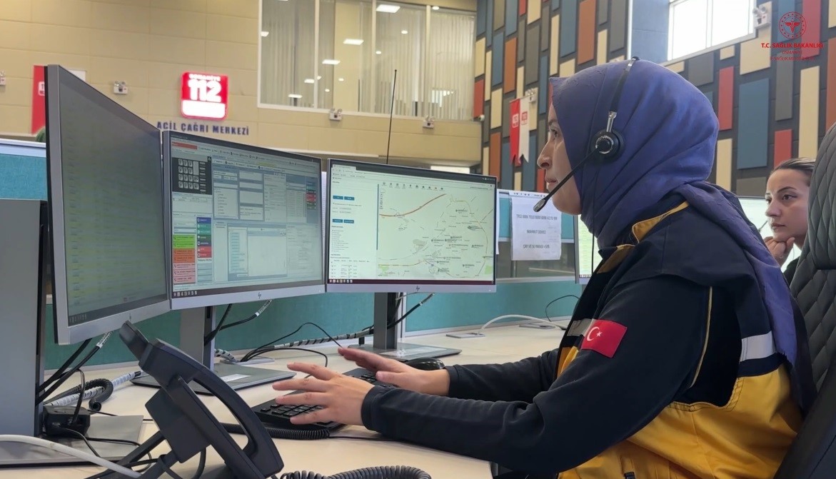 Osmaniye&rsquo;de 112 personeli telefonla tarif ettiği y&ouml;ntemle vatandaşı hayata d&ouml;nd&uuml;rd&uuml;
