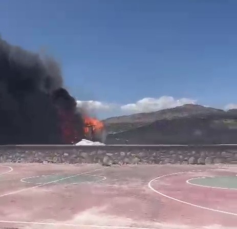 Konteyner cayır cayır yandı