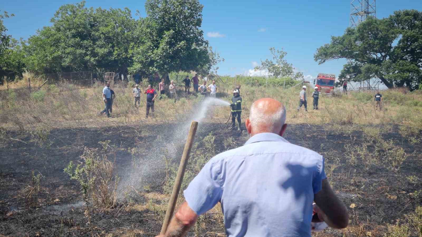 Sinop&rsquo;ta &ccedil;&ouml;p yangını otlara sı&ccedil;radı
