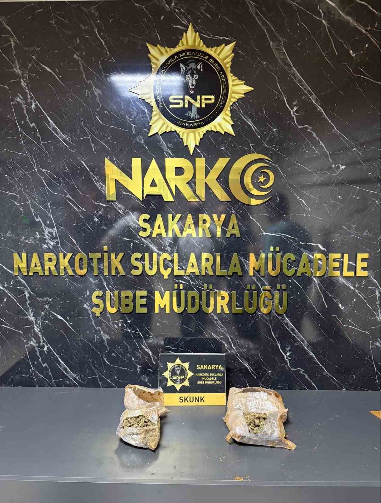 Polisten 3 ayrı uyuşturucu operasyonu: 5 g&ouml;zaltı
