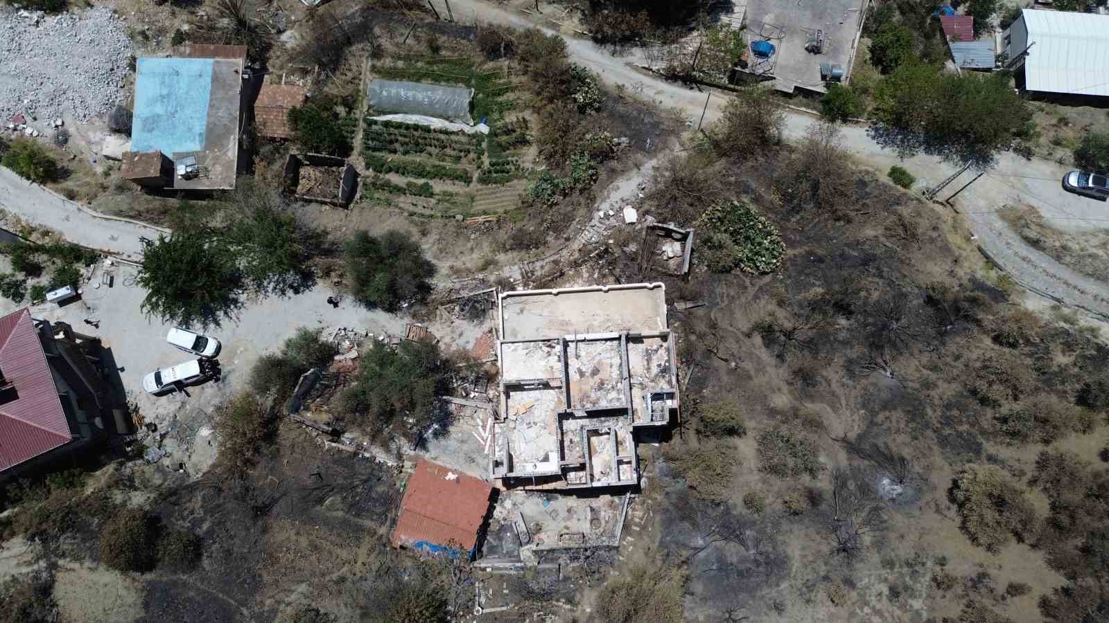 Hatay&rsquo;da yangında 4 bina ağır hasar aldı
