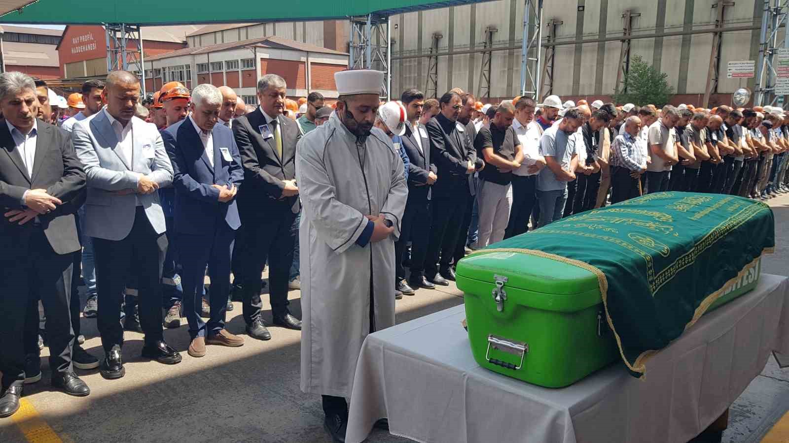 Oksijen tankı patlamasında ölen işçi son yolculuğuna uğurlandı