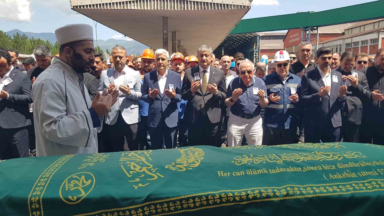 Oksijen tankı patlamasında &ouml;len iş&ccedil;i son yolculuğuna uğurlandı
