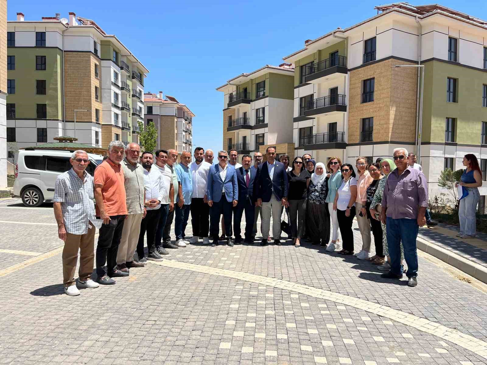 Mersin’de TOKİ’deki hak sahipleri evlerine kavuştu