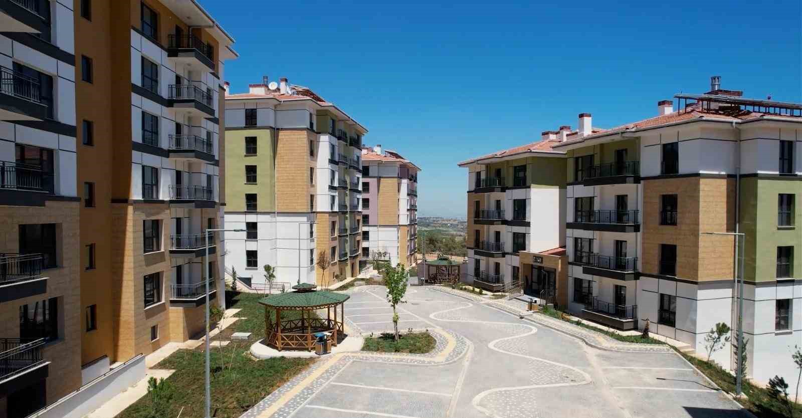 Mersin’de TOKİ’deki hak sahipleri evlerine kavuştu
