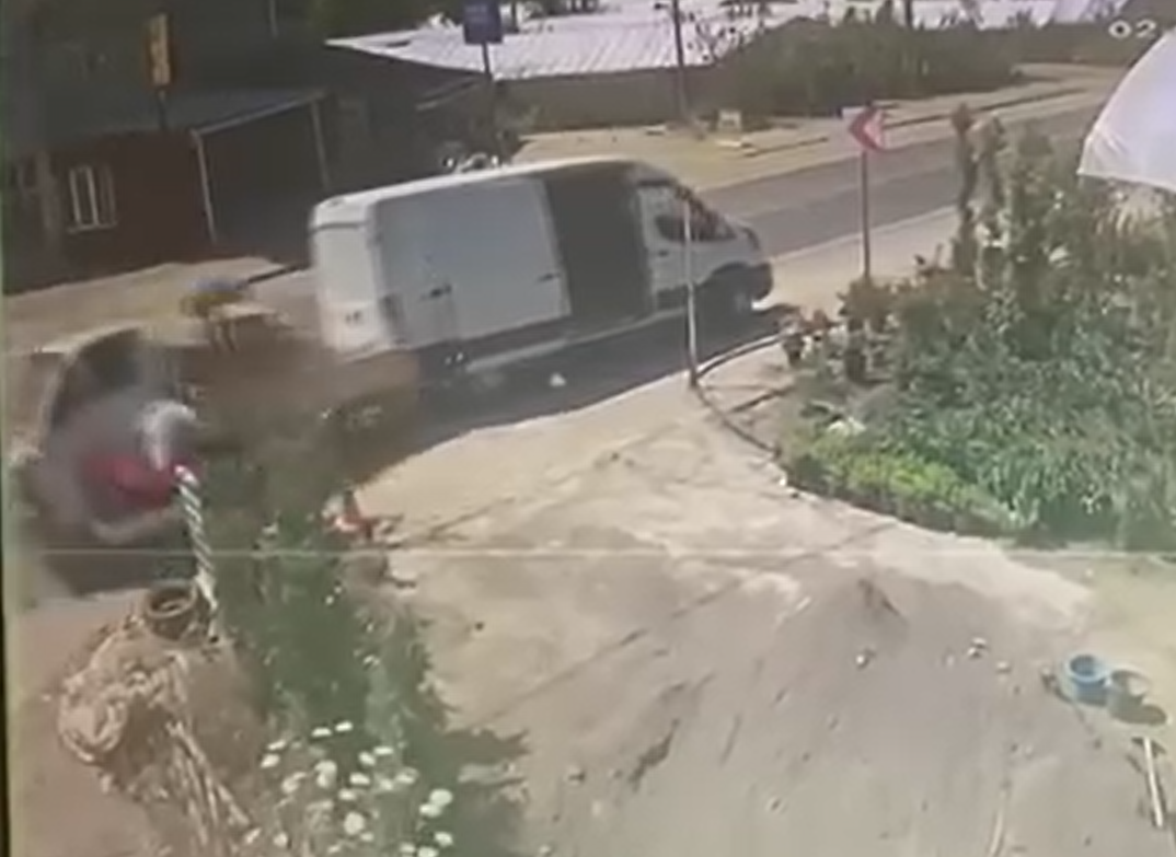 Yalova'da 4 aracın karıştığı trafik kazası görüntülendi - İhlas Haber Ajansı