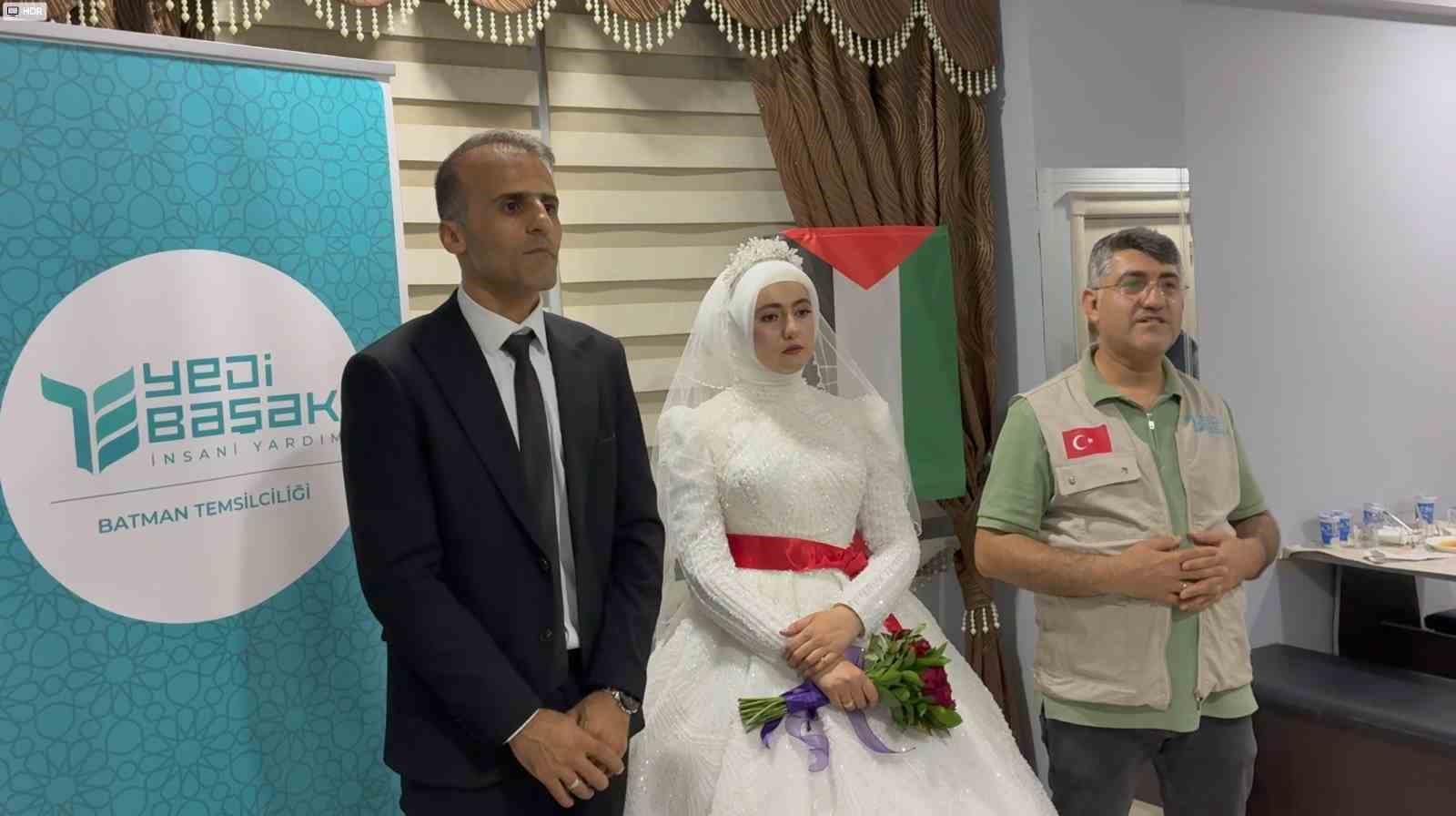 Batmanlı genç çift, düğün sofrasını Gazze ile paylaştı