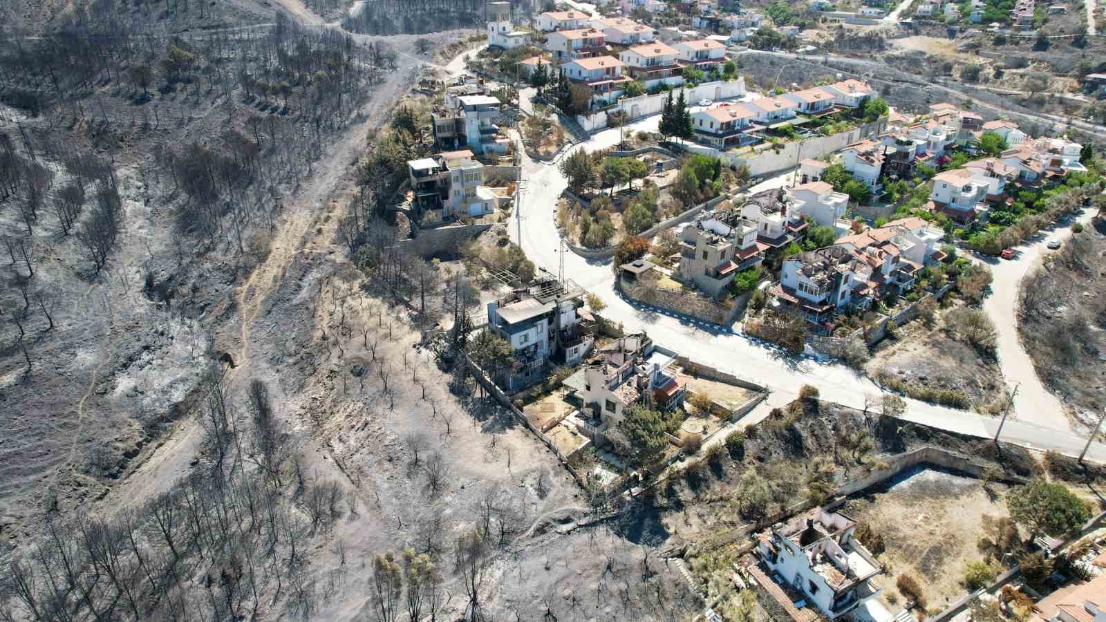 İzmir’in gözde yazlık merkezi hayalet kasabaya döndü
