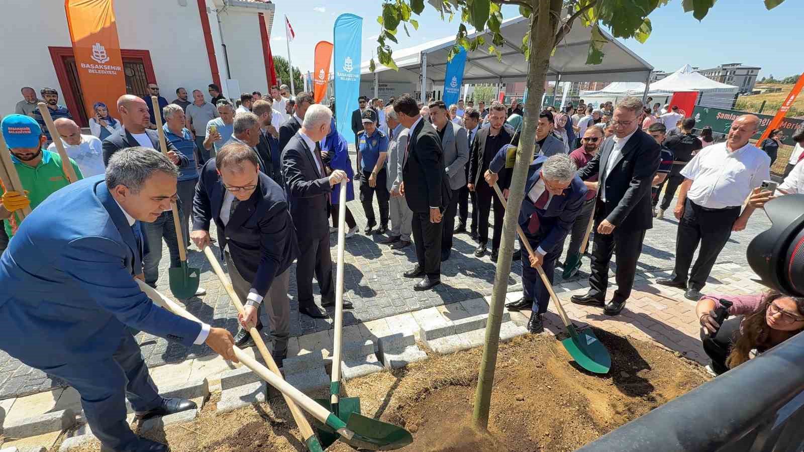 Başakşehir Şamlar Aile Sağlığı Merkezi hizmete a&ccedil;ıldı
