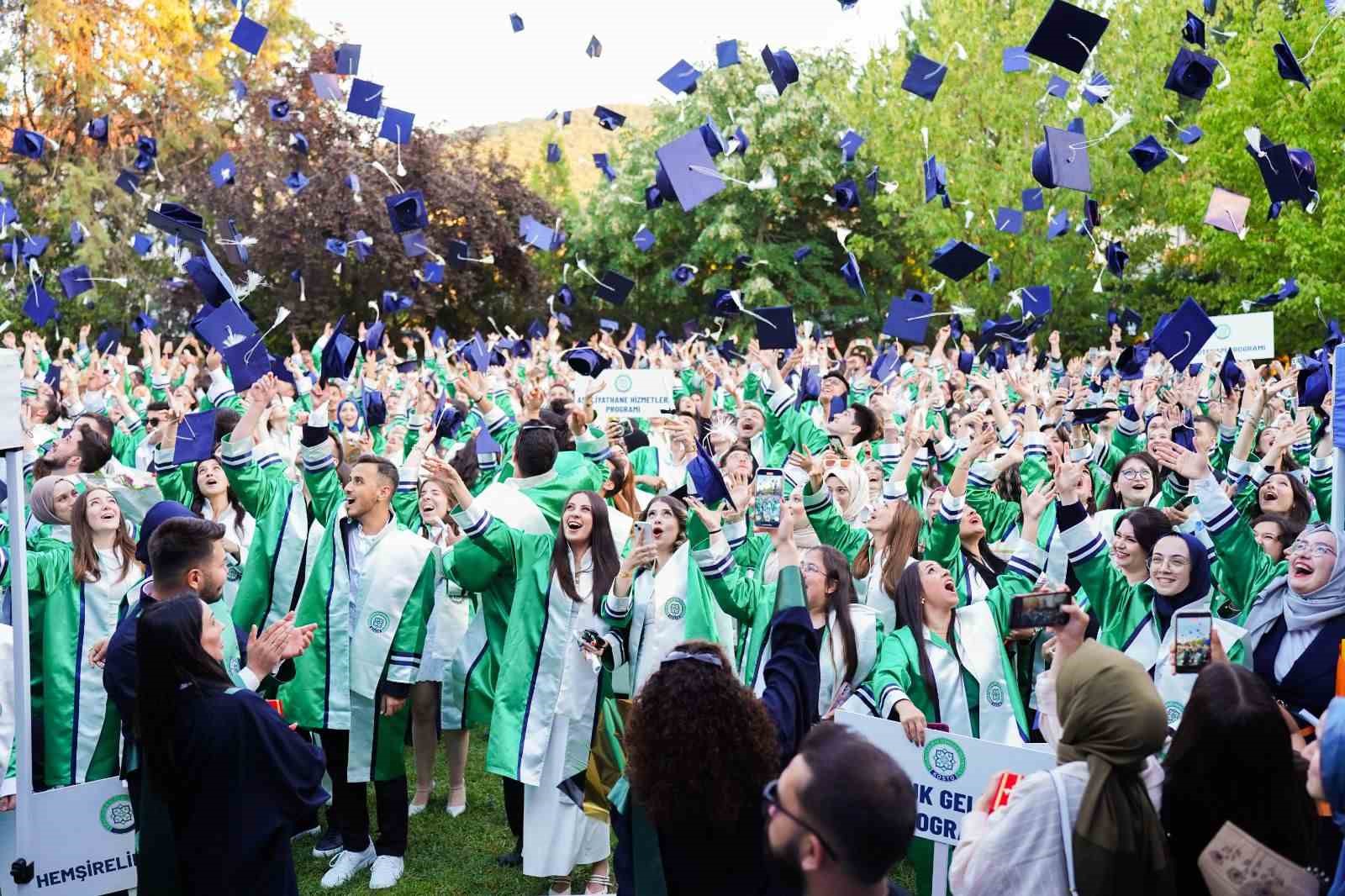 Kocaeli Sağlık ve Teknoloji Üniversitesi Diş Hekimliği Fakültesi ilk mezunlarını uğurladı