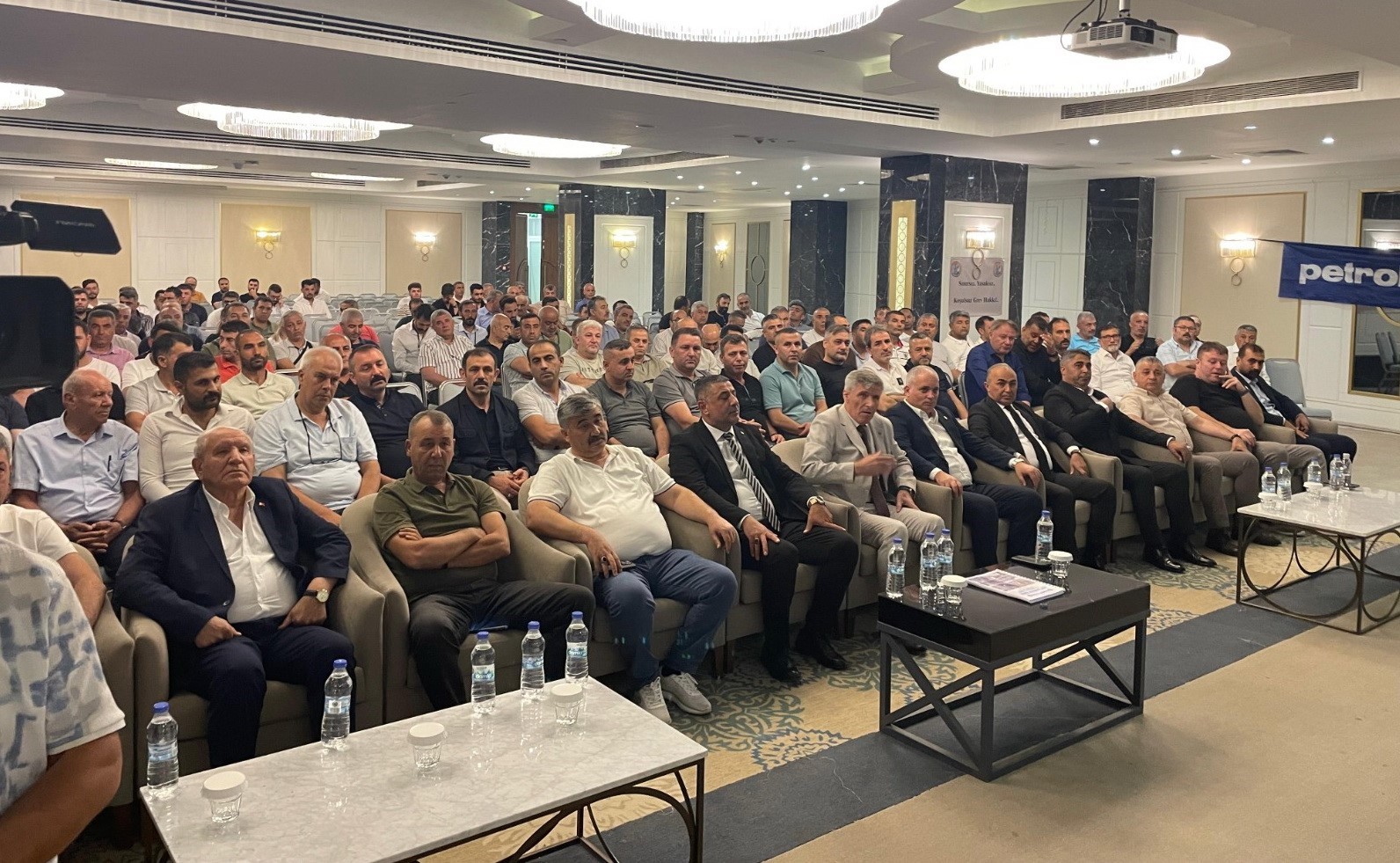 Başkan Karaman g&uuml;ven tazeledi
