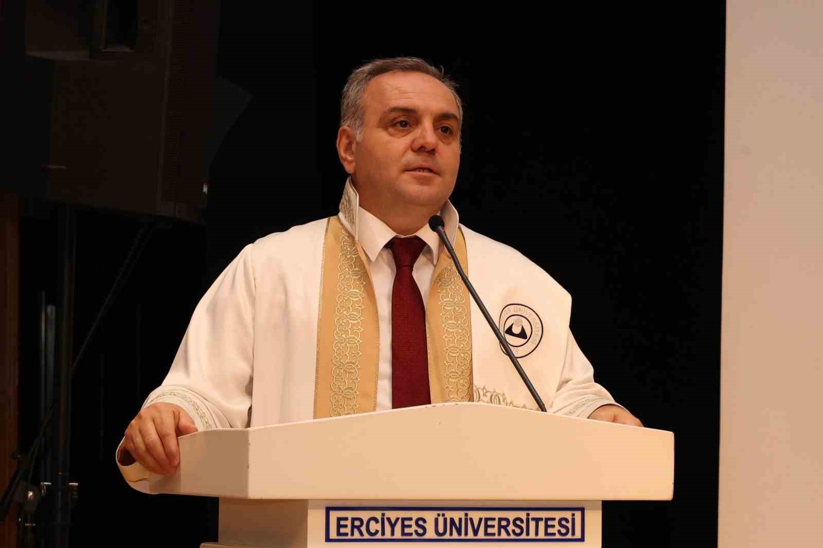 ERÜ İİBF ve Adalet MYO’da mezuniyet sevinci

