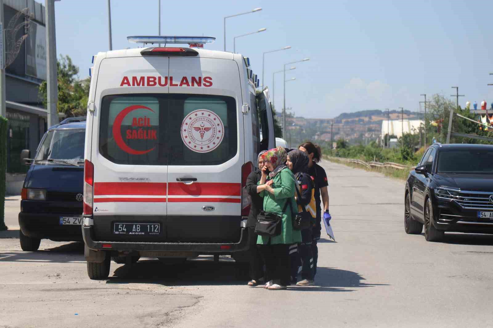 Depremden dakikalar sonra korku dolu anlar, fabrika tavanı çöktü: Göçük altında kalan 3 kişi yaralandı