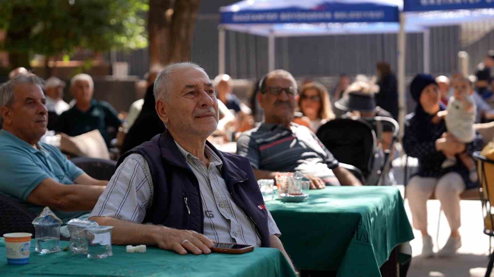 Hizmete giren Emekliler Lokaline kısa sürede yoğun ilgi
