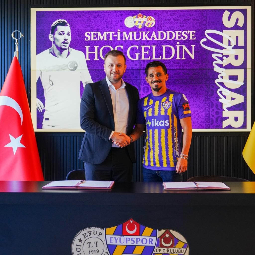 Ey&uuml;pspor, Serdar G&uuml;rler ile 2 yıllık s&ouml;zleşme imzaladı
