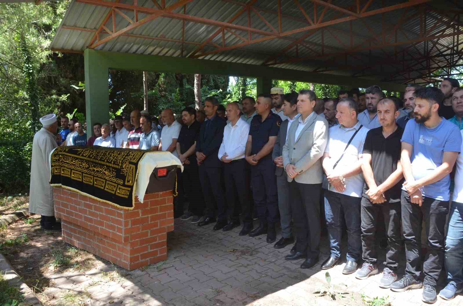 Y&uuml;r&uuml;y&uuml;ş yaparken kalp krizi ge&ccedil;iren muhtar hayatını kaybetti
