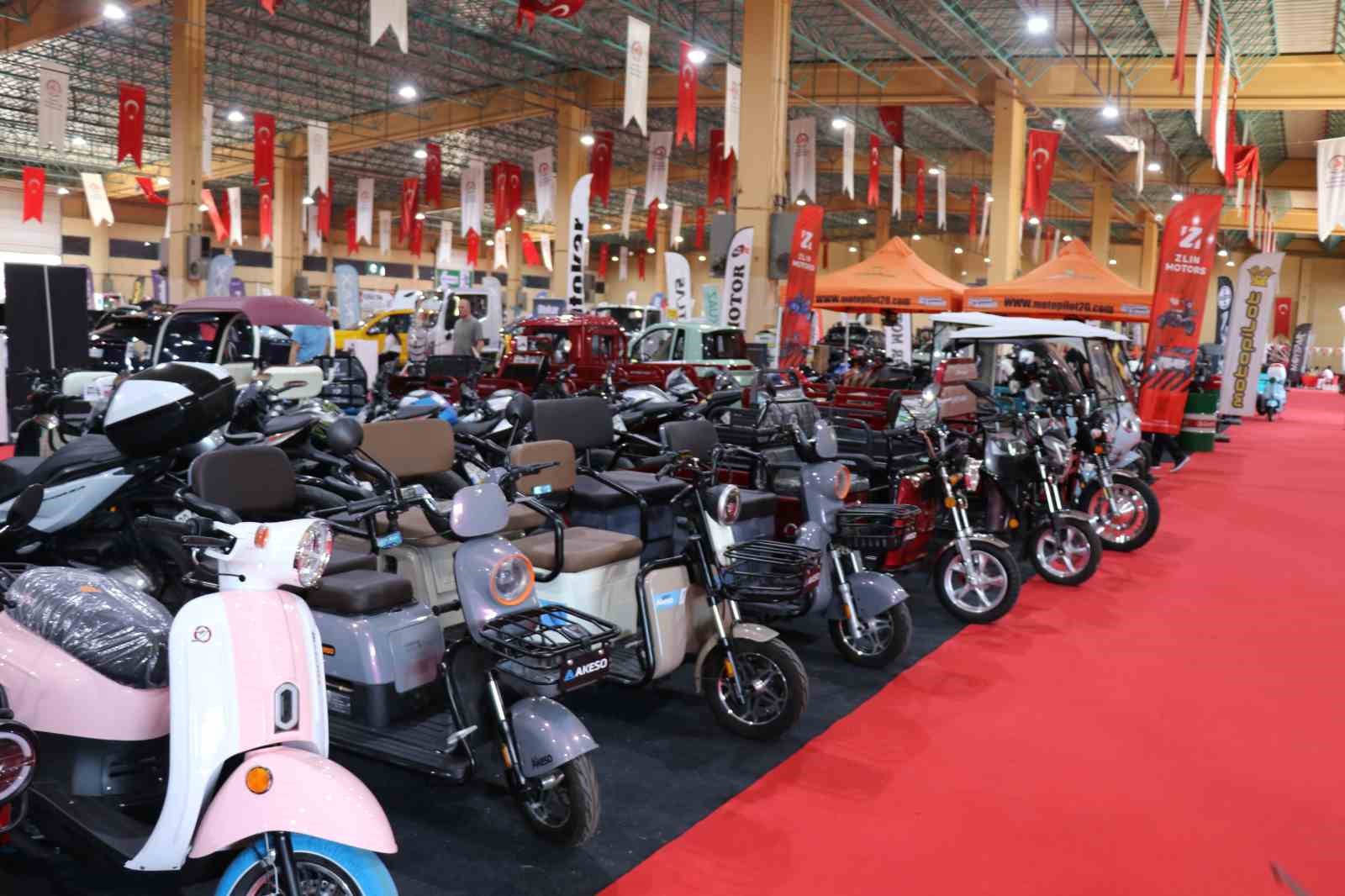 Ege&rsquo;nin en kapsamlı ve konserli ilk otomotiv fuarı Denizli&rsquo;de ziyarete a&ccedil;ıldı
