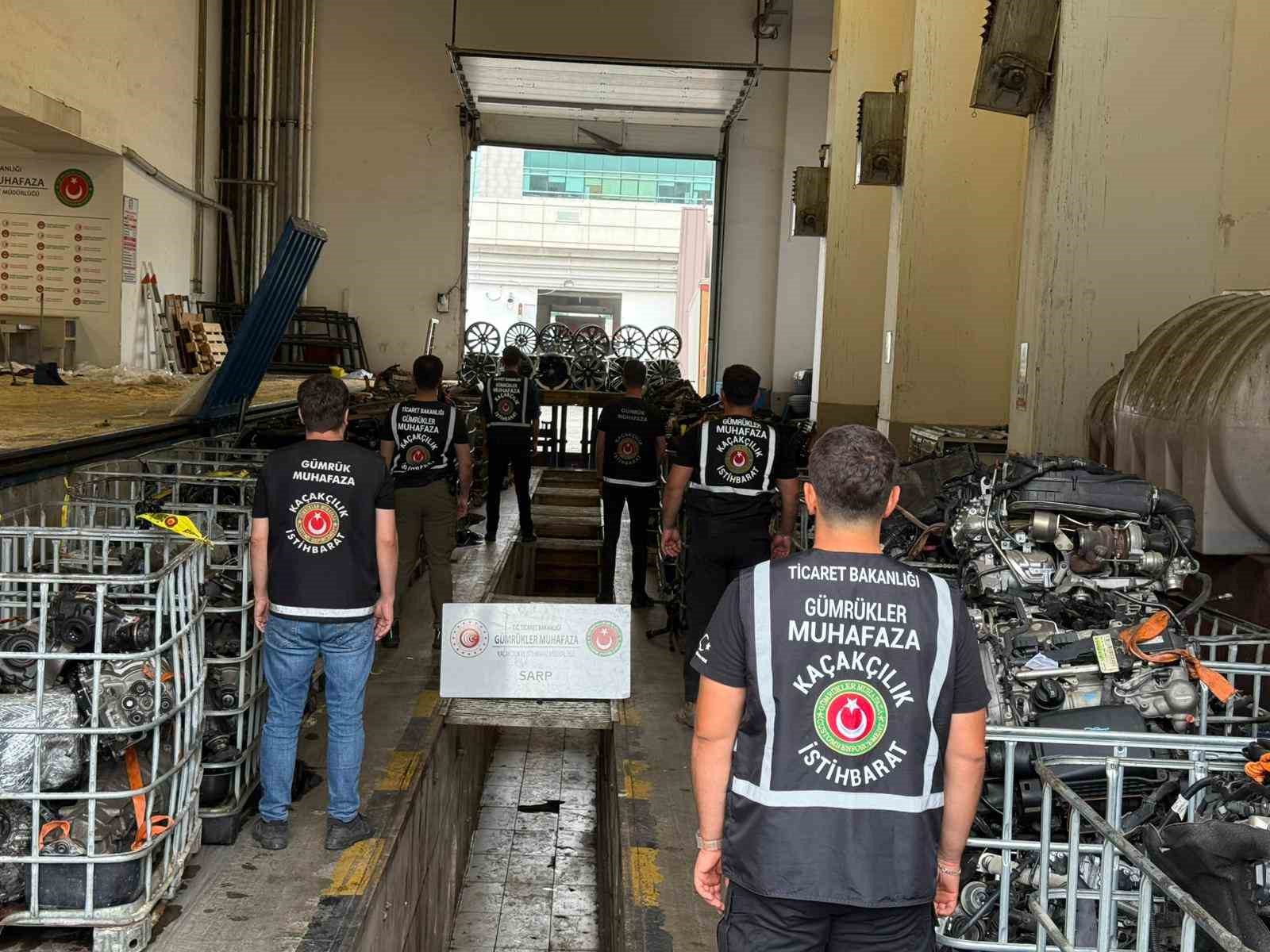 Artvin’de 32 milyon liralık kaçak oto yedek parçası ele geçirildi