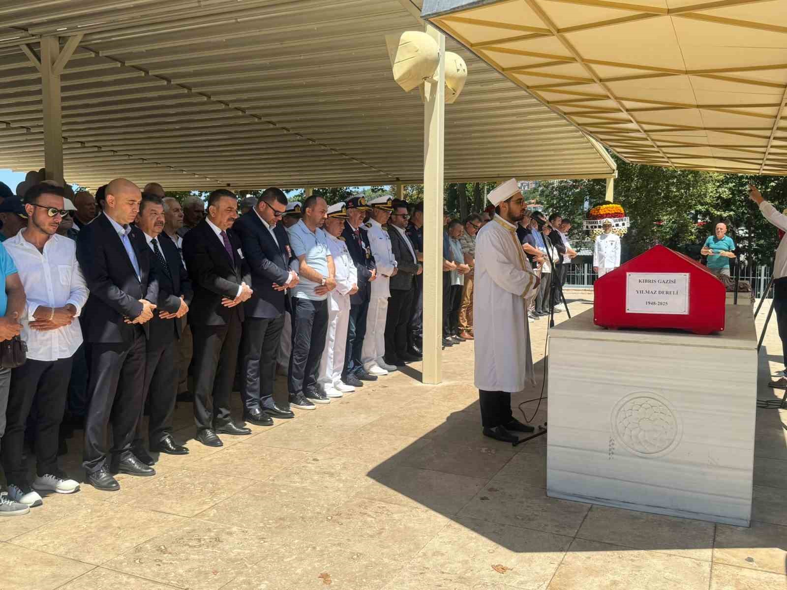 Kıbrıs Gazisi Yılmaz Dereli askeri t&ouml;renle son yolculuğuna uğurlandı
