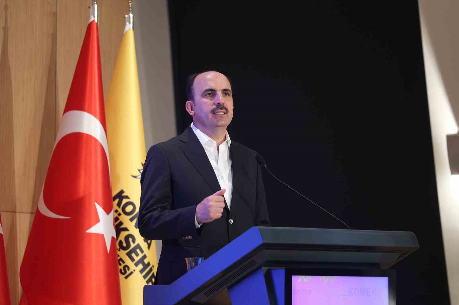 Başkan Altay gen&ccedil;lere y&ouml;nelik faaliyetleri ve "Yaz Seninle G&uuml;zel" etkinliklerini anlattı
