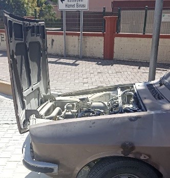 G&ouml;nen&rsquo;de seyir halindeki ara&ccedil;tan dumanlar y&uuml;kseldi
