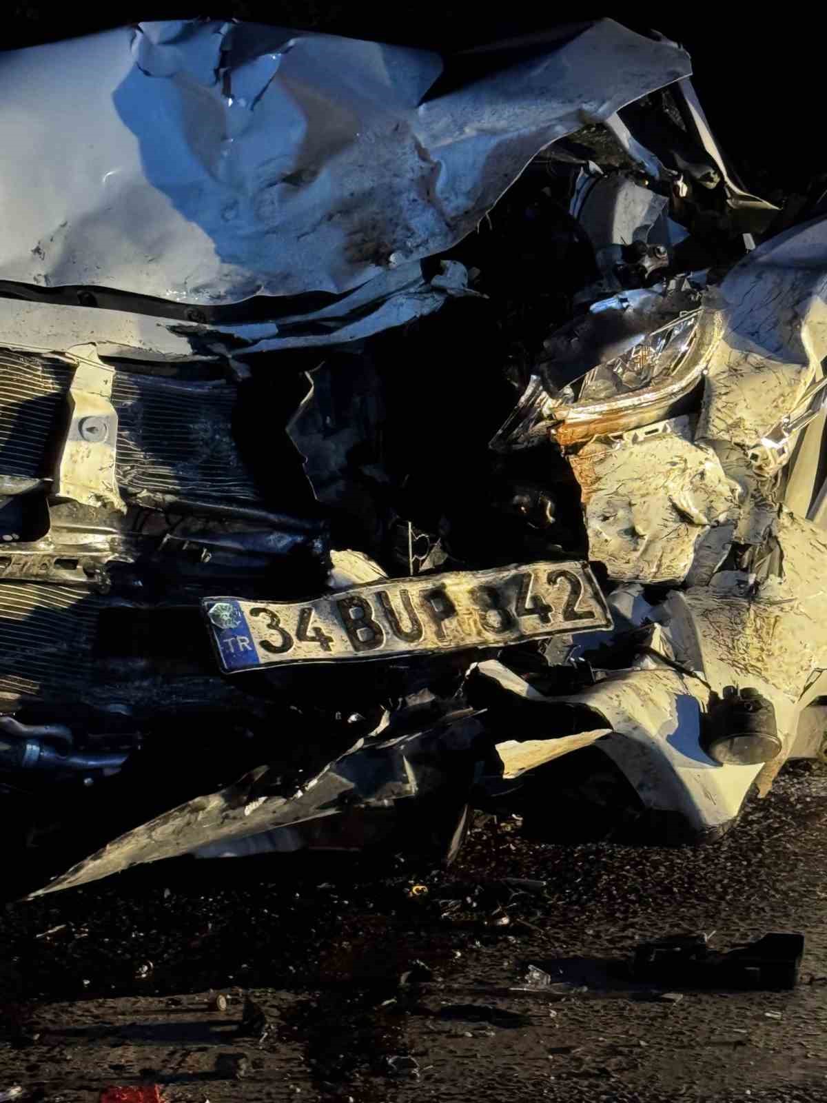 G&ouml;nen-Sarık&ouml;y 3 ara&ccedil;lı zincirleme kaza: 9 yaralı
