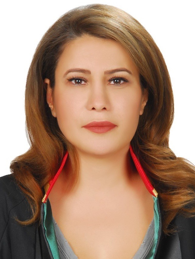 Tatilde gece denize giren kadın avukat boğuldu
