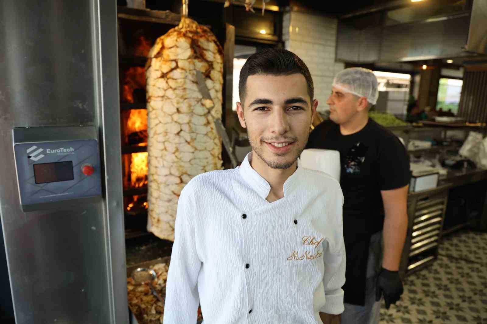 Dnercilerden Adana usul serinleme: Vcutlarna kalp buz koyuyorlar
