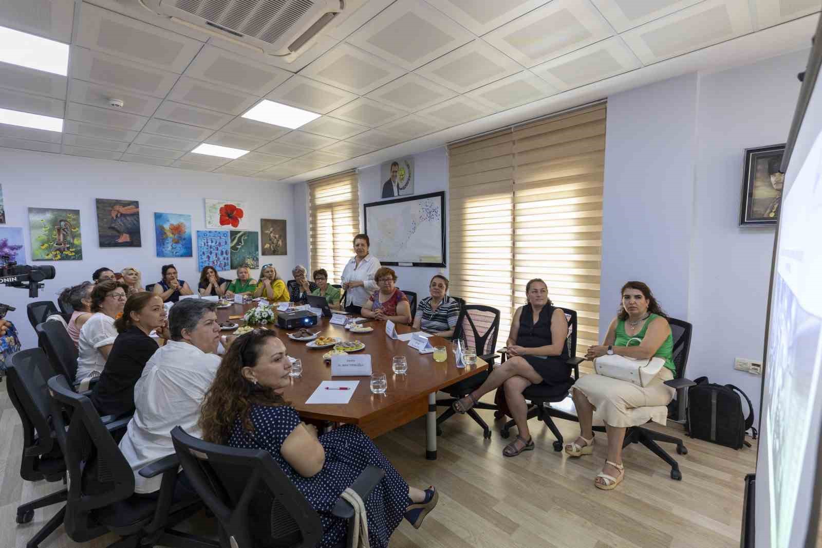 Mersin’de kadınları güçlendiren ’pazartesi buluşmaları’ sürüyor
