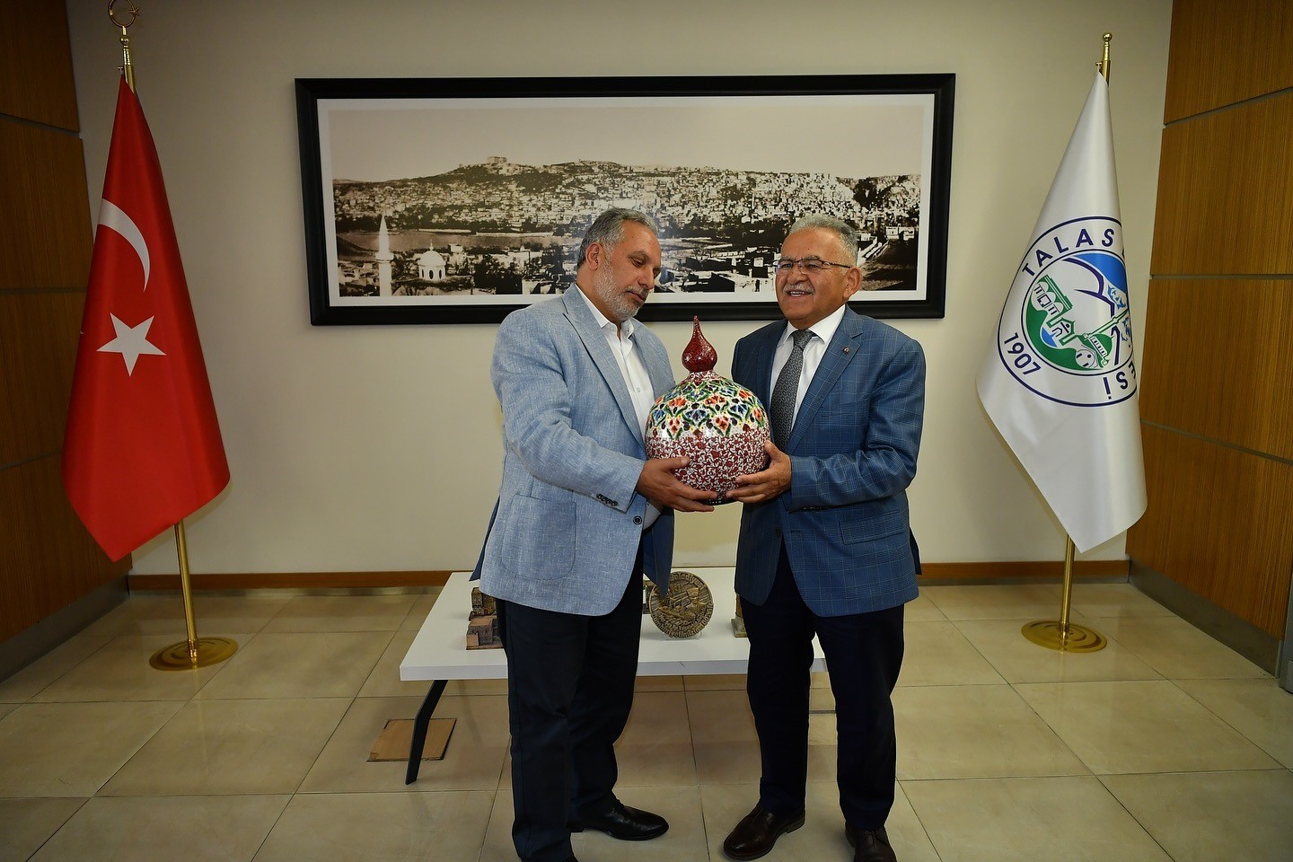 Başkan B&uuml;y&uuml;kkılı&ccedil;&rsquo;tan Talas&rsquo;ta hizmet ve yatırım toplantısı
