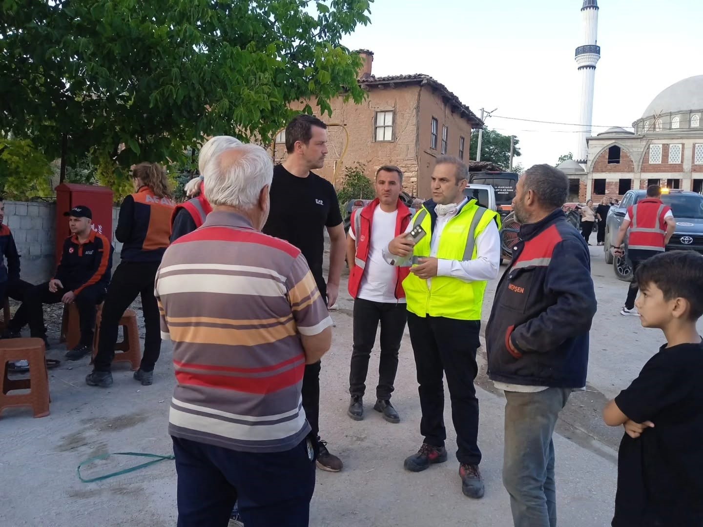 Bayırk&ouml;y Belediyesi&rsquo;nden Zobran k&ouml;y&uuml;nde &ccedil;ıkan yangına destek
