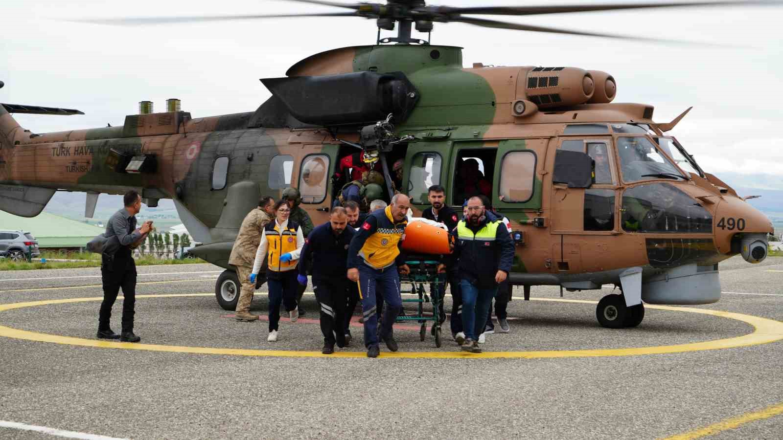 Uçak kazasında yaralı yolcunun hayati tehlikesi devam ediyor