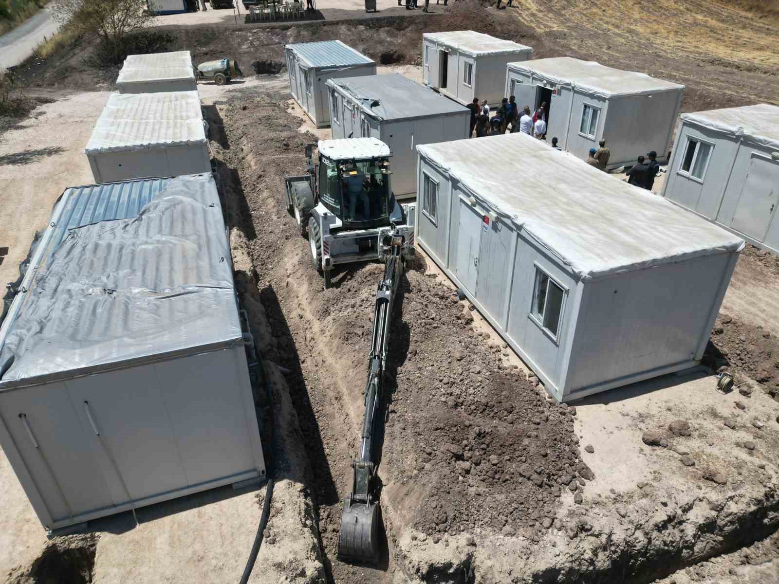 Bilecik’te yangın sonrası konteyner kentler kuruluyor