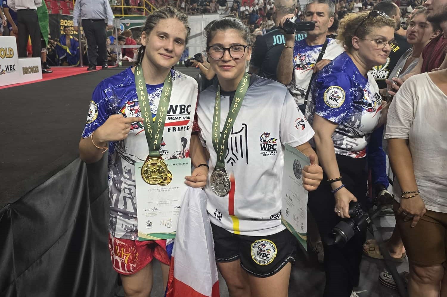 Alaşehirli Dünya, dünya şampiyonasında gümüş madalya kazandı