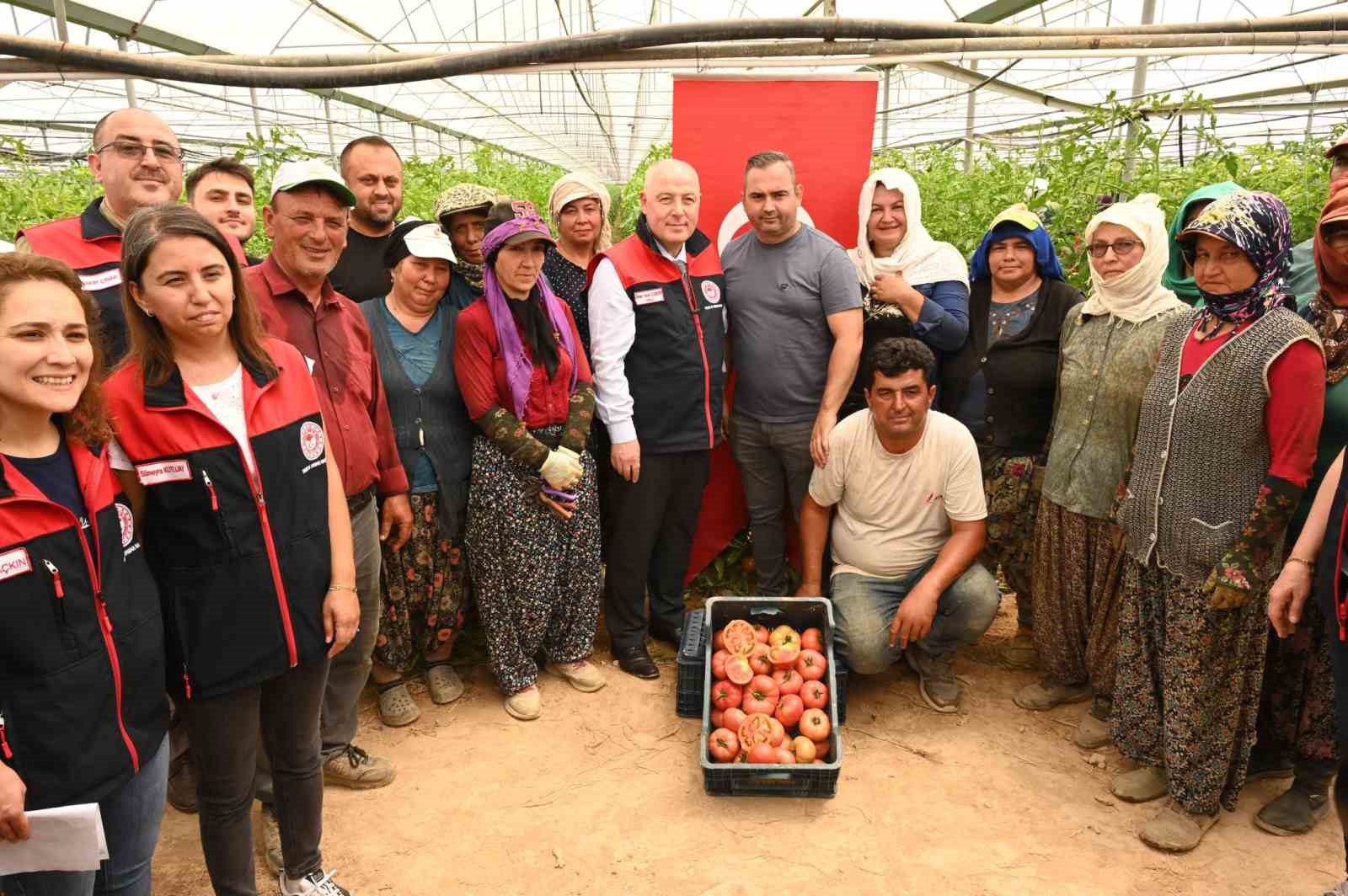 Vali Coşkun, Acıpayam’da sera üreticileriyle bir araya geldi