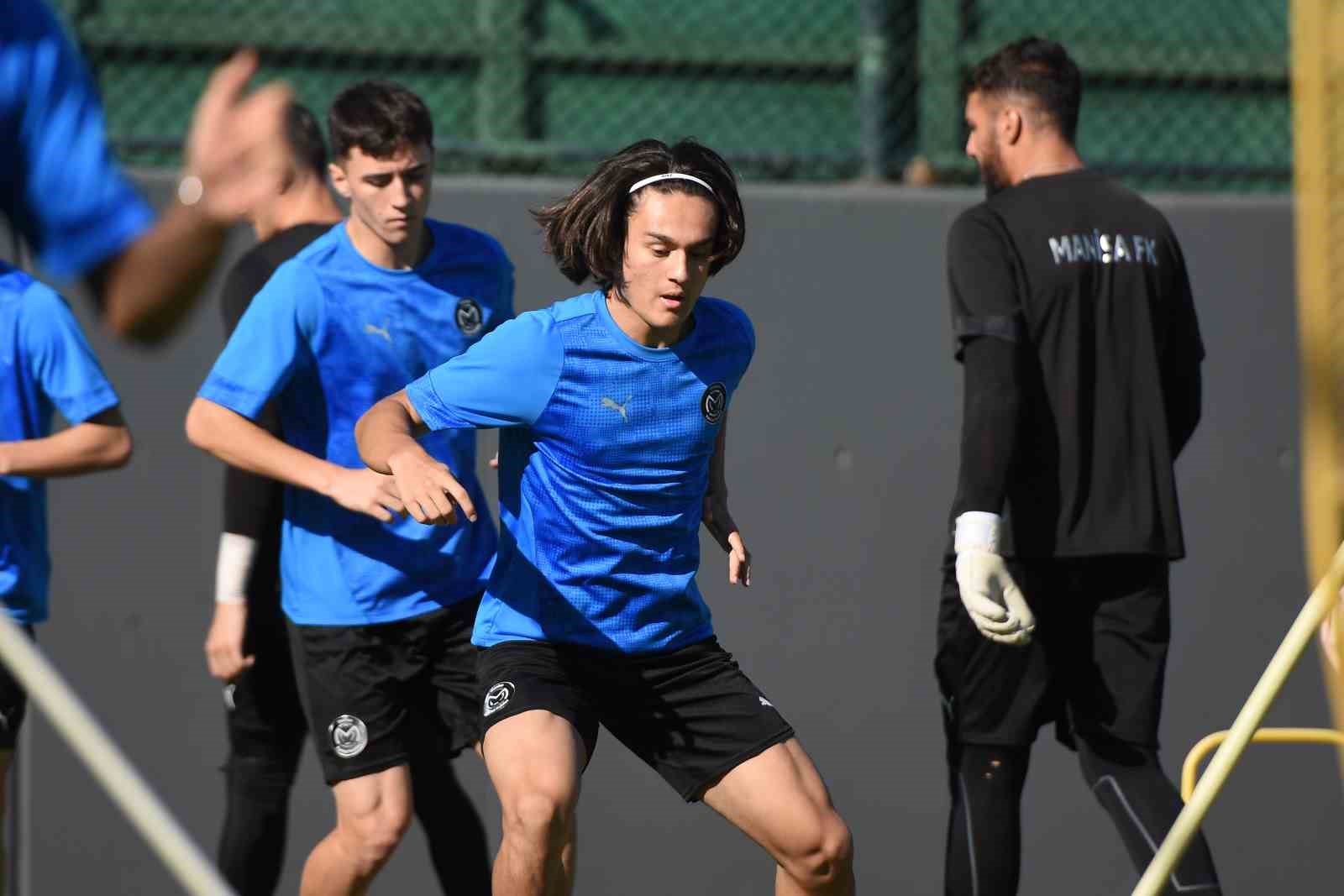 Manisa FK yeni sezon hazırlıklarını sürdürüyor

