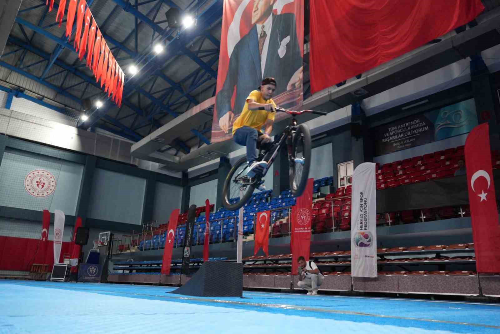 Gen&ccedil;ler ve &ccedil;ocuklar bu yaz spora doyacak
