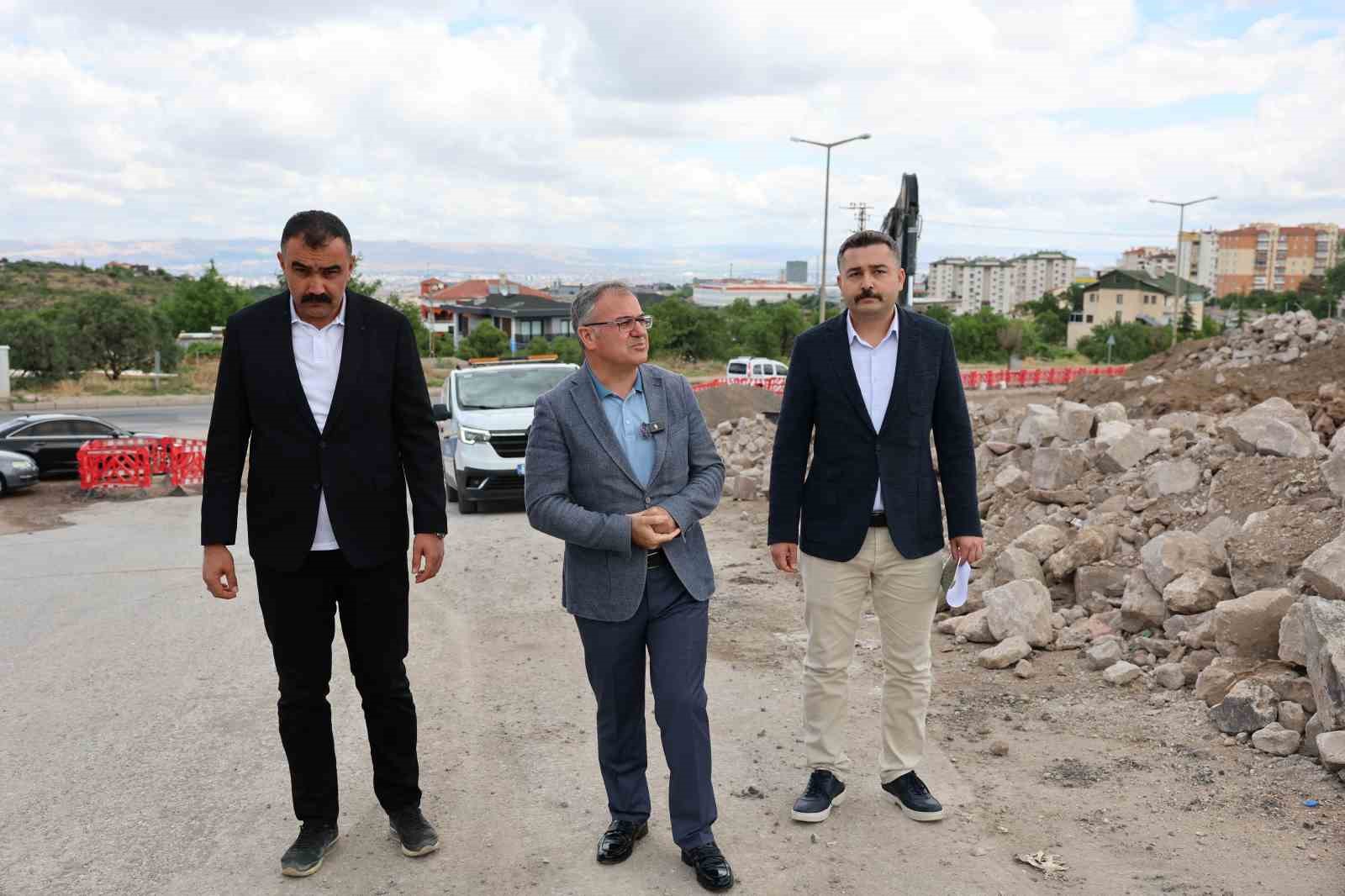 Erciyes Mahallesi’nde yol genişletme çalışmaları sürüyor
