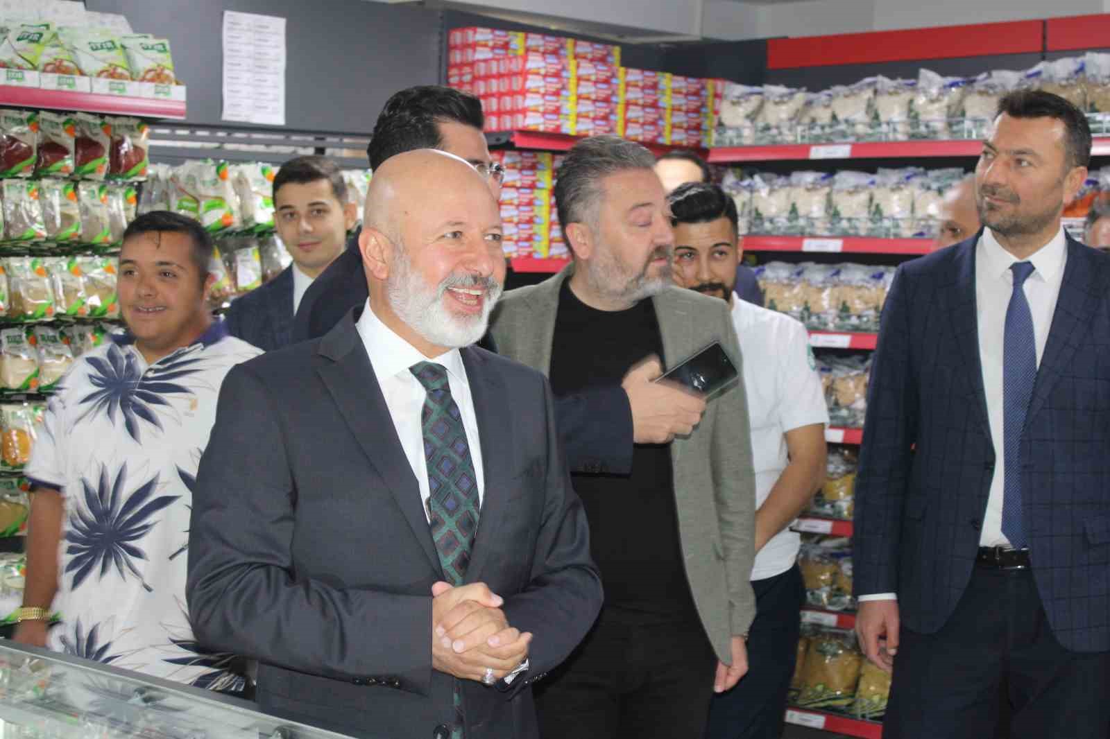 Başkan Çolakbayrakdar: "Vicdani sorumluluk olan Dost Eli, tüm Kayseri’ye yayılacak"