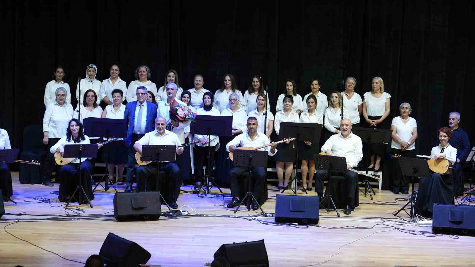 M&uuml;zik at&ouml;lyesi yıl sonu konseriyle final yaptı
