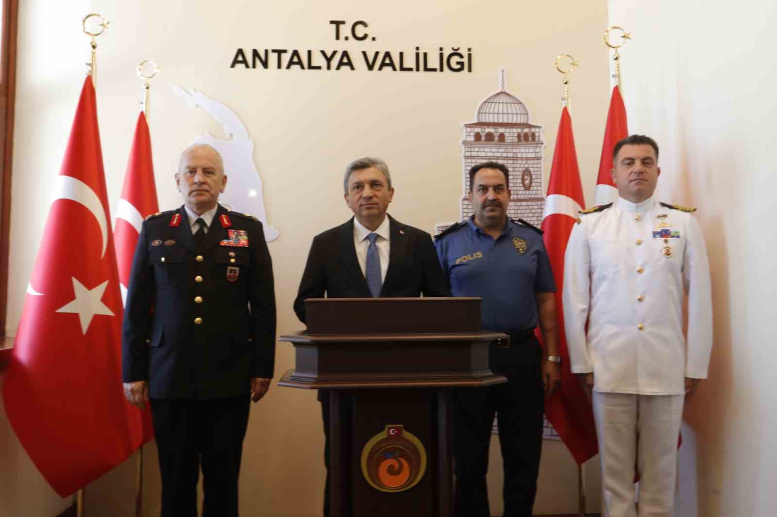 Antalya Valisi Şahin: "Antalya’da son bir haftada 37 yangın çıktı, 52 hektar alan yandı"