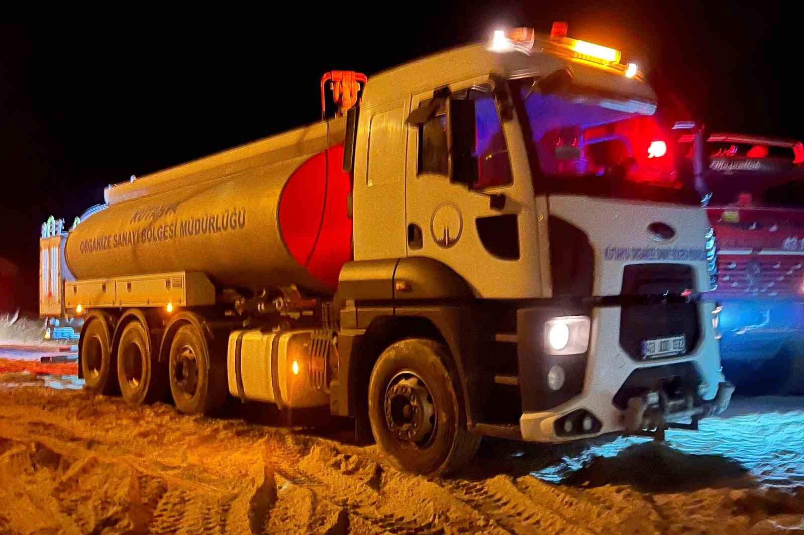 Gediz&rsquo;deki yangına K&uuml;tahya OSB&rsquo;den destek
