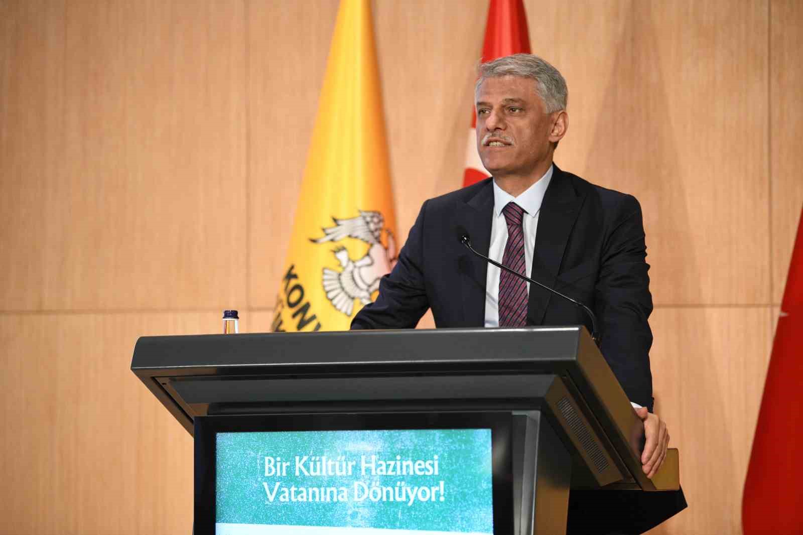 Yurt dışına kaçırılan nadide yazma eserlerden "Kitab Şerhu’l-Esma" yeniden Konya’ya kazandırıldı
