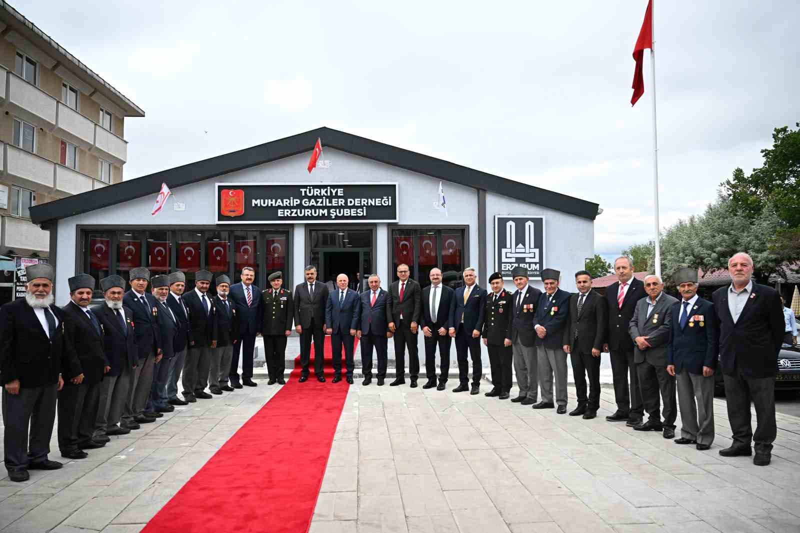 Atatürk’ün Erzurum’a gelişinin 106. yıl dönümü törenle kutlandı
