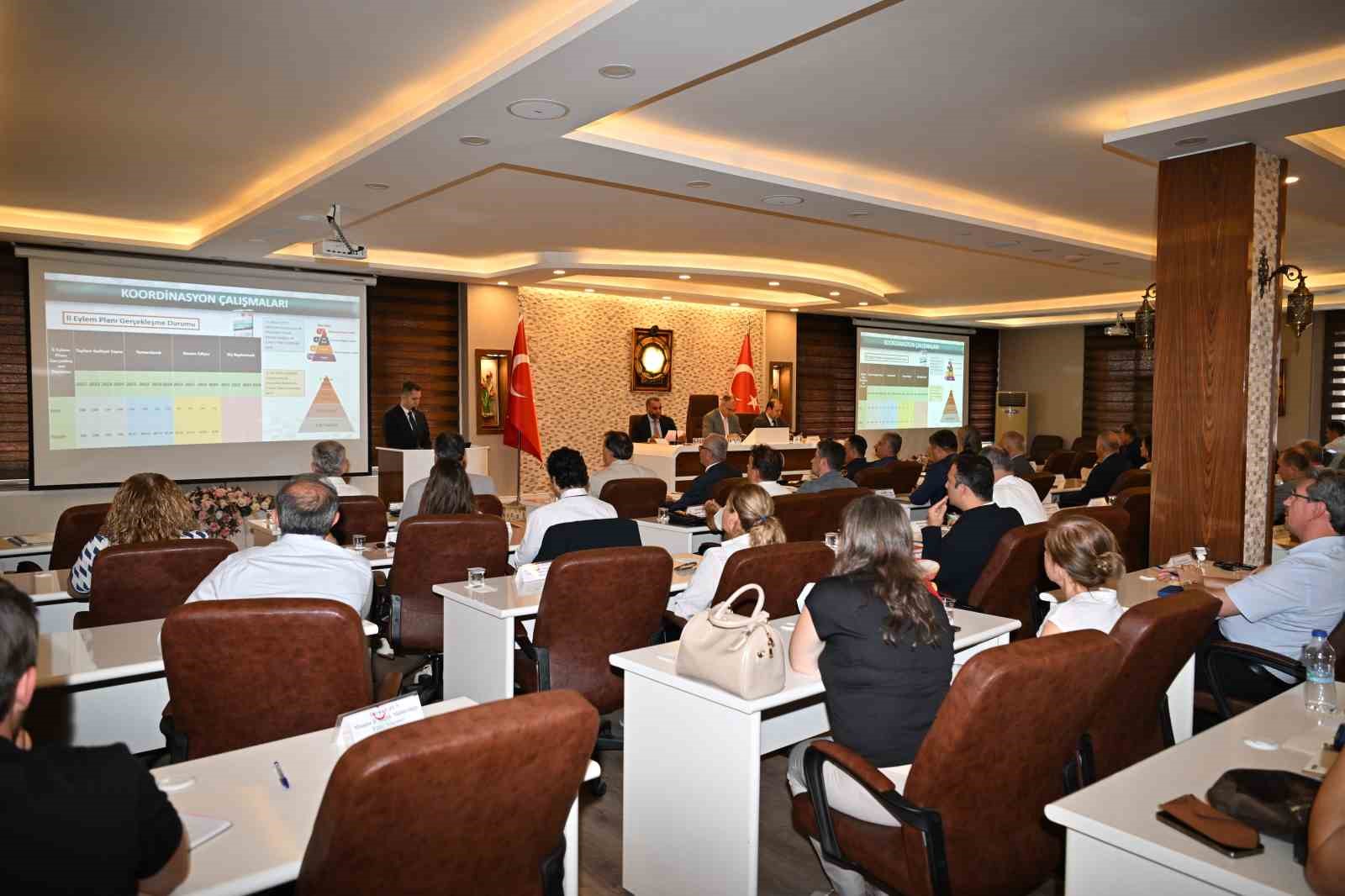 Vali Özkan: "Gelecek nesillerimizin korunması en önemli hedefimizdir"
