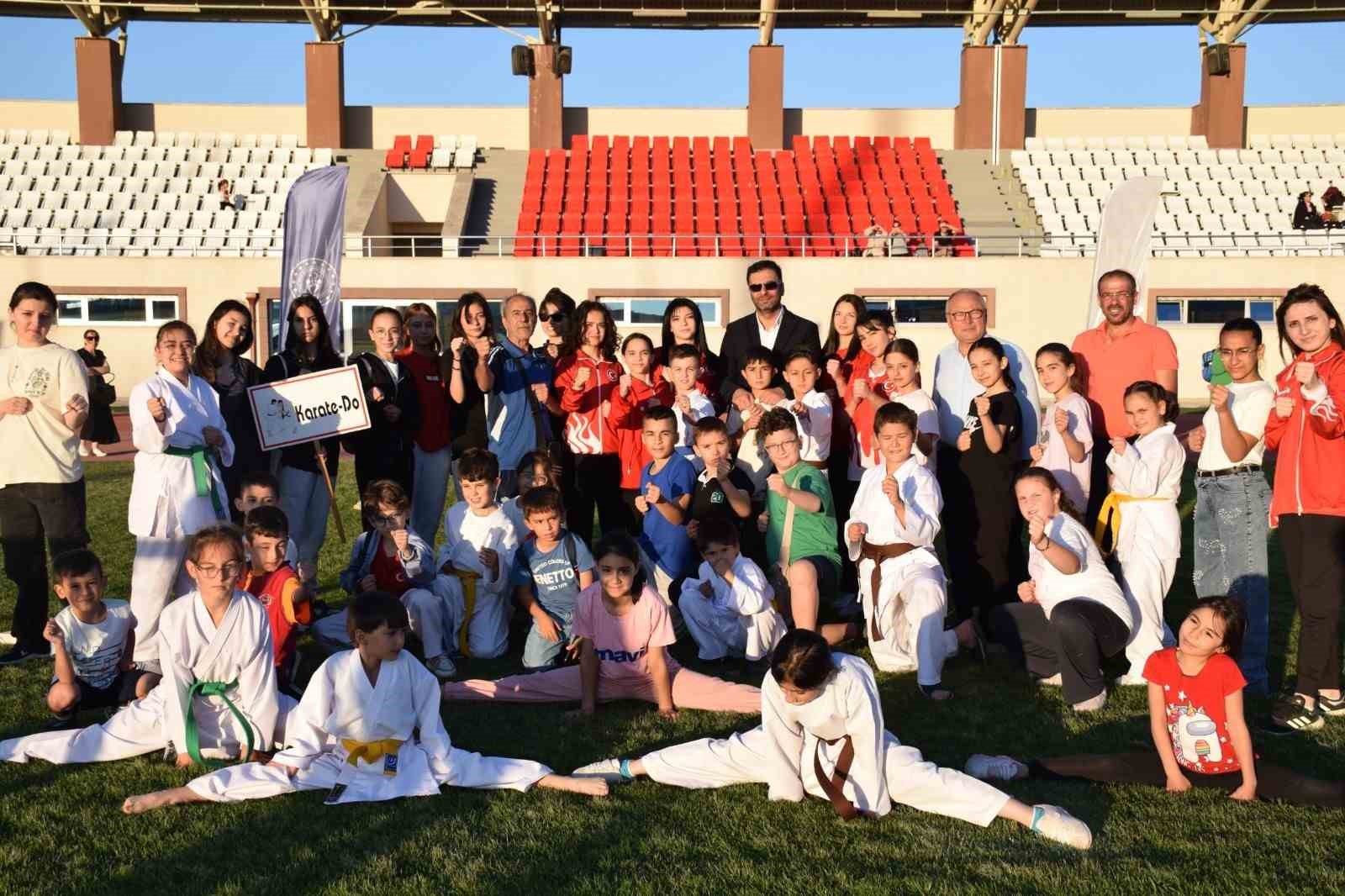 Yaz Spor Okulları ile Engelsiz Spor Okulları açılışı yapıldı